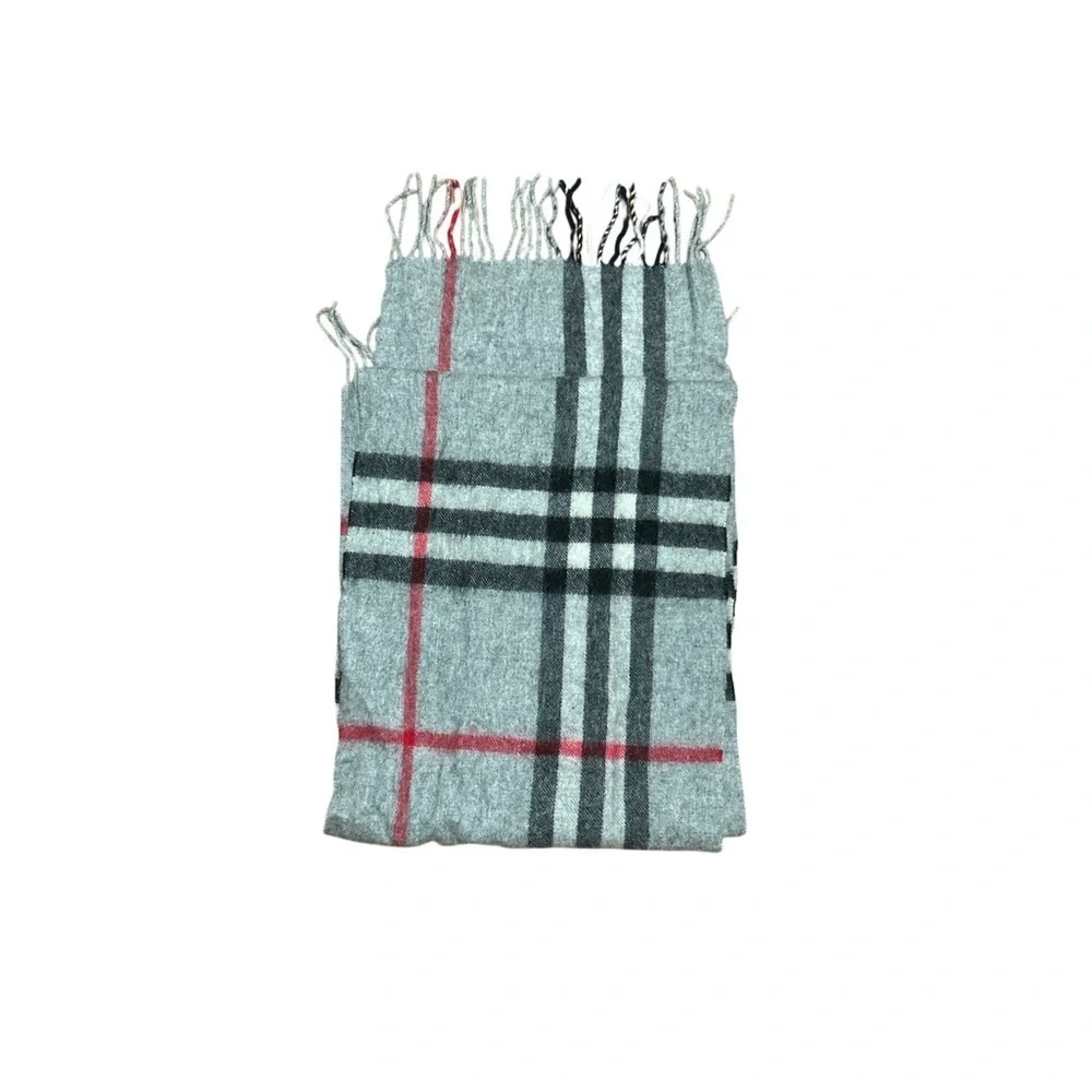 Burberry Grey Cashmere Plaid Scarf Made in Scotland Nova Check